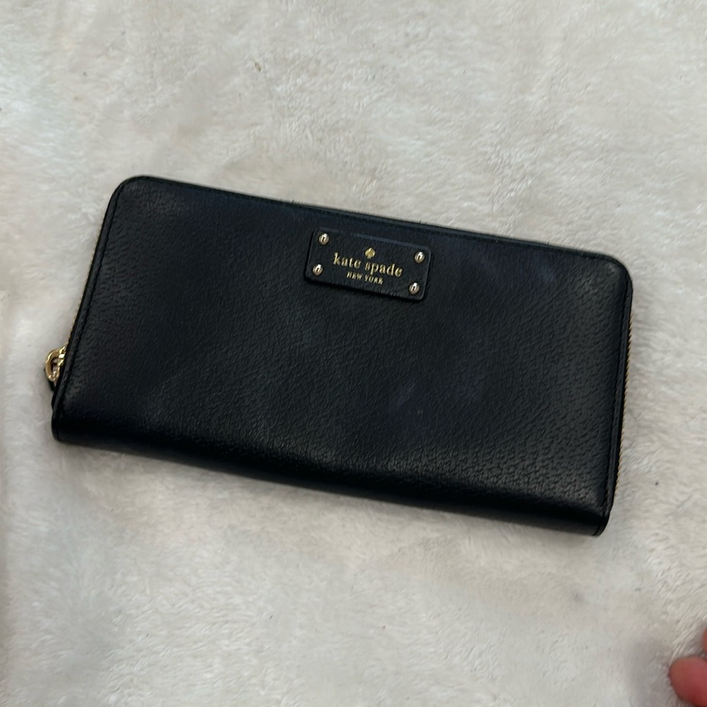 Kate Spade New York multi pocket wallet